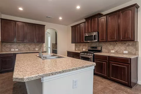 1220 Berkeley Dr, Burleson, TX 76028