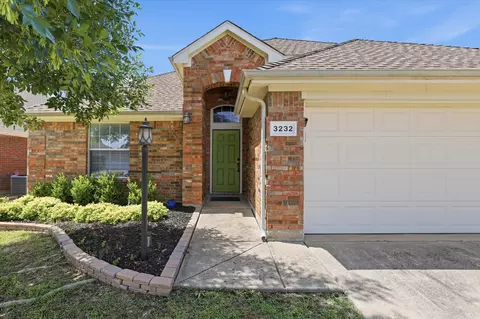 3232 Chesington Dr, Fort Worth, TX 76137