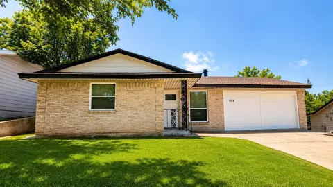 604 Holly Ln, Duncanville, TX 75116