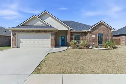 711 Hadley Ln, Valley View, TX 76272
