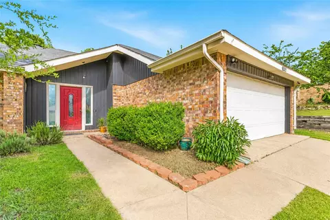6321 Brookhaven Trl, Fort Worth, TX 76133