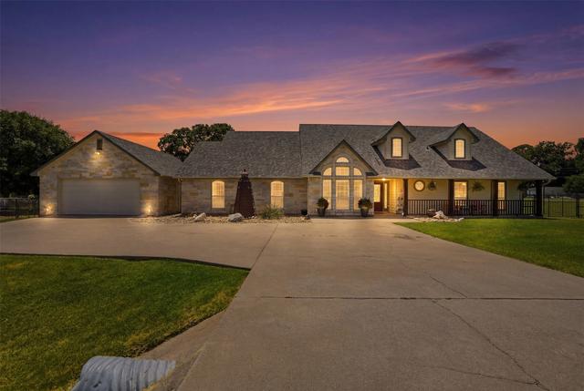 3102 Walnut Creek Pkwy, Granbury, TX 76049
