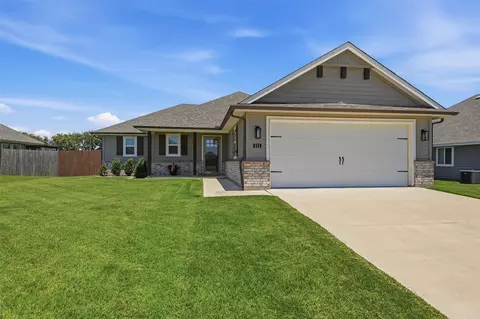 111 Mustang Dr, Lindsay, TX 76250