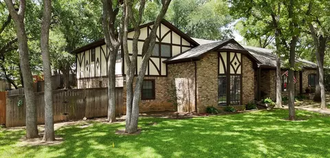 304 Paloverde Ln, Fort Worth, TX 76112