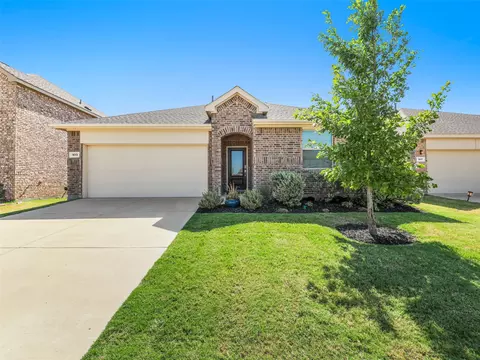 1613 Roadrunner Dr, Little Elm, TX 75068