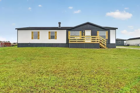 5803 Kentucky St, Joshua, TX 76058