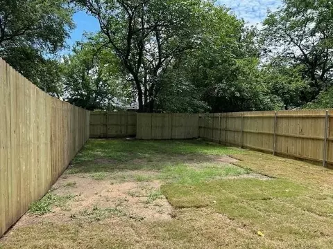 406 E Bonham St, Tom Bean, TX 75491 photo 28