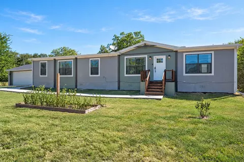 716 N Wright Ave, Kerens, TX 75144