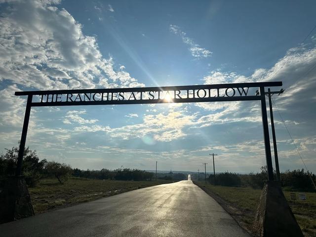 514 Hollow Dr, Lipan, TX 76433