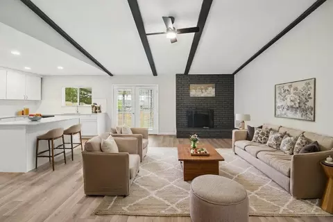 2221 Pennington Dr, Arlington, TX 76014