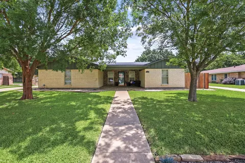 3119 Mimosa Dr, Sherman, TX 75092