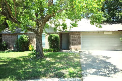 109 Australia Ct, Glenn Heights, TX 75154