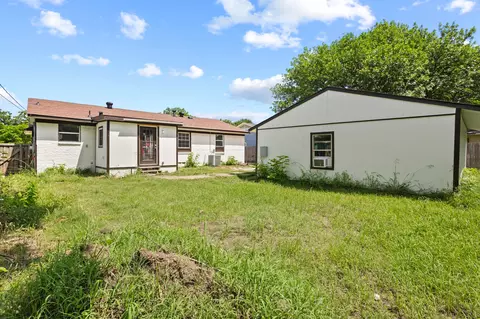 Exterior - 1706 Summit St, Mesquite, TX 75149 photo 5 of 7