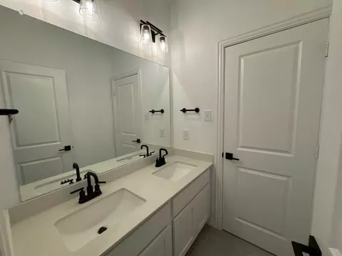 Bath - 1748 Sheldon Dr, Forney, TX 75126 photo 4 of 6