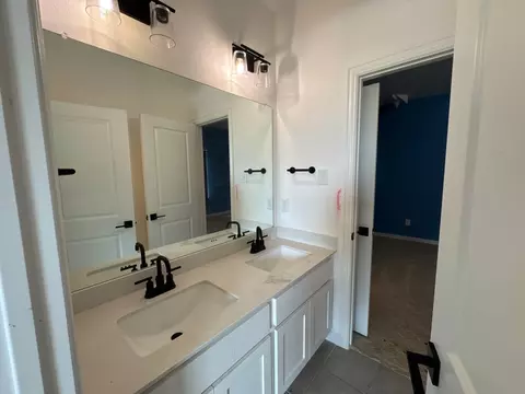 Bath - 1748 Sheldon Dr, Forney, TX 75126 photo 2 of 6