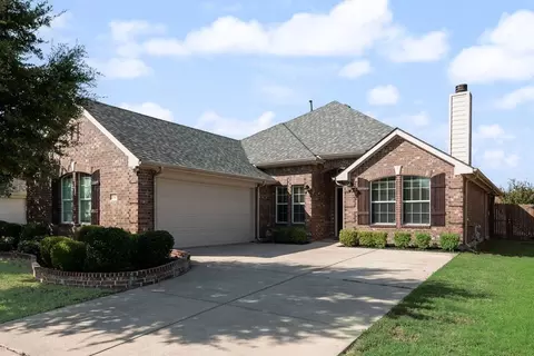 2347 Collin Dr, Grand Prairie, TX 75052