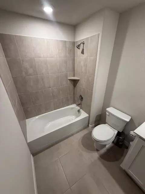 Bath - 2129 Stinnet St, Anna, TX 75409 photo 2 of 3