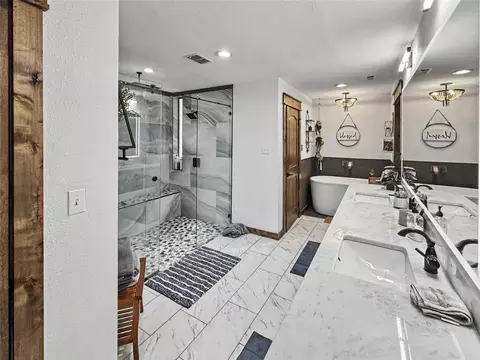 Bath - 80342 Interstate 20, Gordon, TX 76453 photo 2 of 3