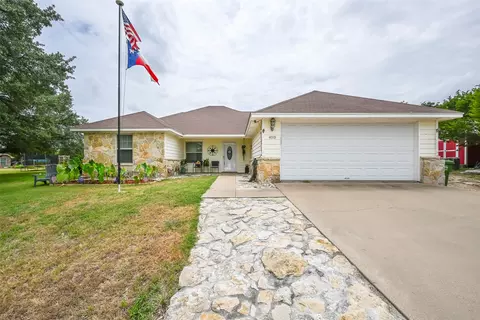 4010 Iron Horse Trl, Granbury, TX 76048