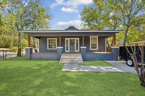 3001 Louise St, Fort Worth, TX 76112