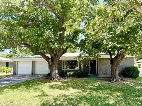 3912 Shawnee Trl, Lake Worth, TX 76135