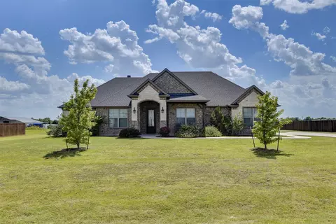 201 Evening Fire Dr, Waxahachie, TX 75167