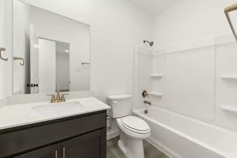 Bath - 3308 Red Hill Rd, Celina, TX 75009 photo 3 of 4