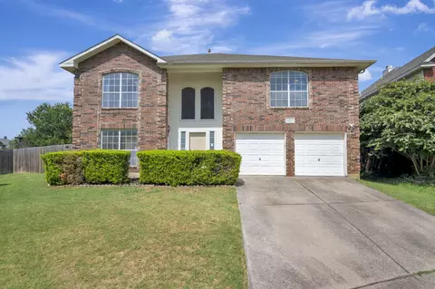 6825 Permian Ln, Fort Worth, TX 76137