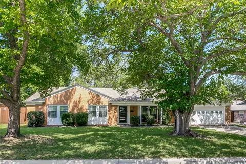 5608 Whitman Ave, Fort Worth, TX 76133