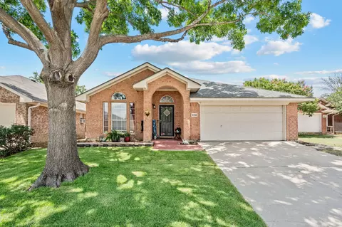 8112 Heritage Place Dr, Fort Worth, TX 76137