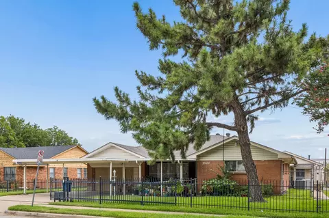 2122 S Vernon Ave, Dallas, TX 75224