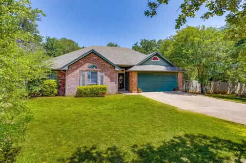 104 Fawn Ct, Weatherford, TX 76088