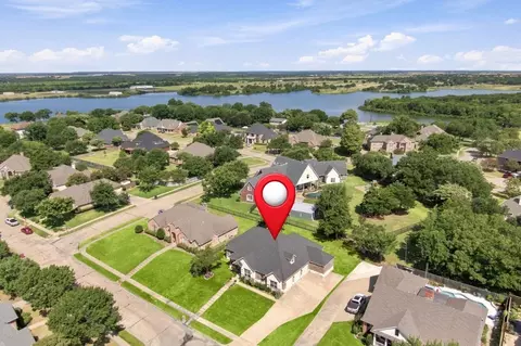 1906 Clearview Dr, Ennis, TX 75119