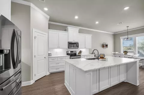 Kitchen - 132 Swan Lk, Waco, TX 76708 photo 1 of 4