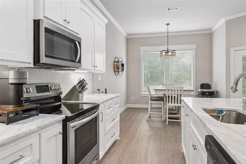 Kitchen - 132 Swan Lk, Waco, TX 76708 photo 4 of 4