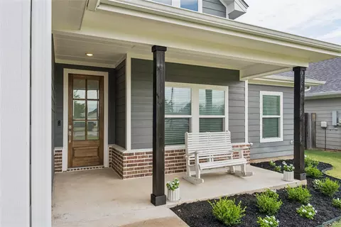 Exterior - 132 Swan Lk, Waco, TX 76708 photo 5 of 6
