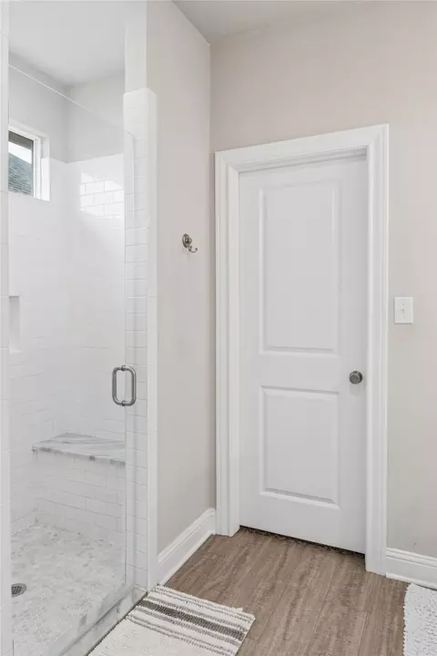 Bath - 132 Swan Lk, Waco, TX 76708 photo 1 of 5