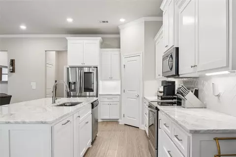 Kitchen - 132 Swan Lk, Waco, TX 76708 photo 1 of 4