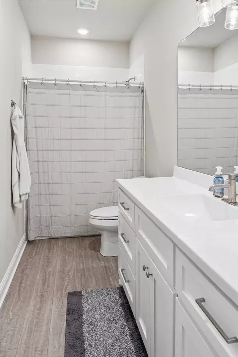Bath - 132 Swan Lk, Waco, TX 76708 photo 5 of 5