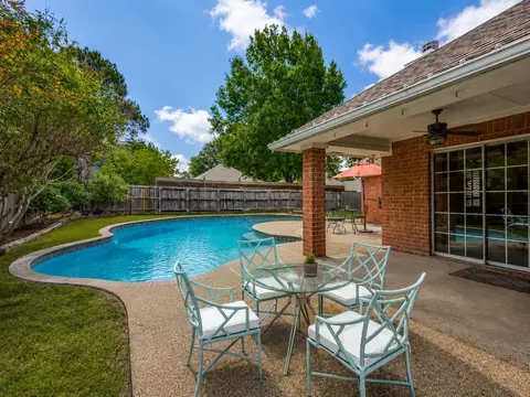 808 Canyon Valley Dr, Mckinney, TX 75071
