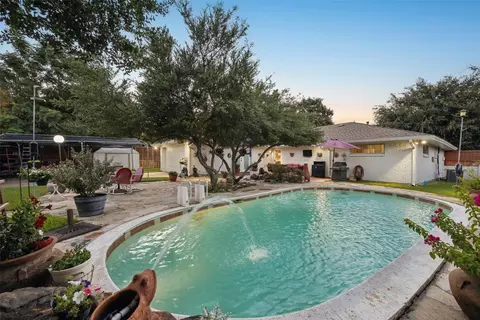 2104 Westlake Dr, Plano, TX 75075