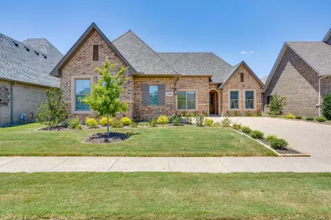 2716 River Path Ct, Burleson, TX 76028