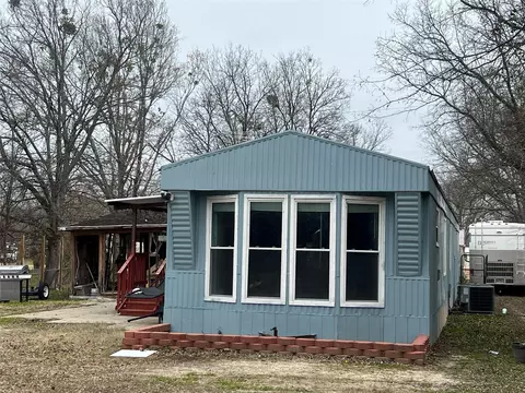 1012 Redoak Dr, West Tawakoni, TX 75474