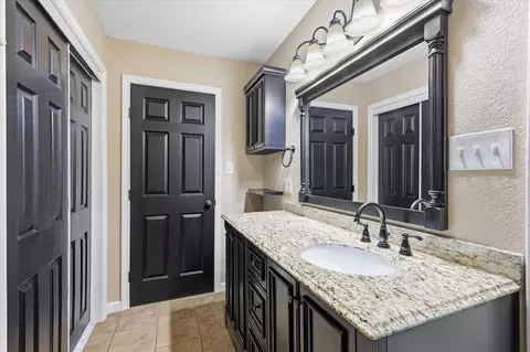 Bath - 6572 Ridglea Dr, Watauga, TX 76148 photo 1 of 3