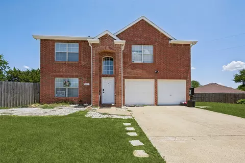 705 Bluebonnet Dr, Cedar Hill, TX 75104