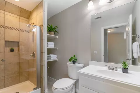 Bath - 1001 Willowgate Dr, Prosper, TX 75078 photo 7 of 7