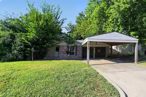 2108 Barton Dr, Arlington, TX 76010