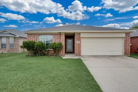 1025 Mckavett Dr, Fort Worth, TX 76140
