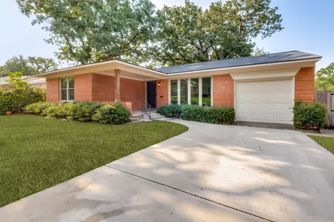 1232 Fair Oaks Dr, Irving, TX 75060