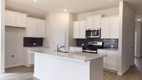 Kitchen - 2012 Willow Drift St, Celina, TX 75009 photo 2 of 2